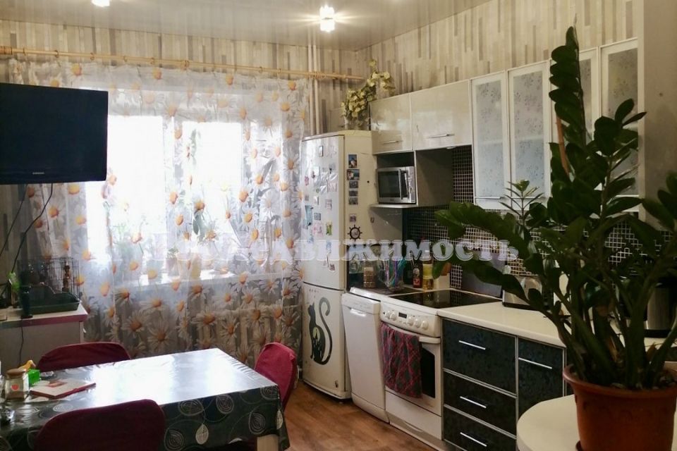 Продаётся 3-комнатная квартира, 64 м²