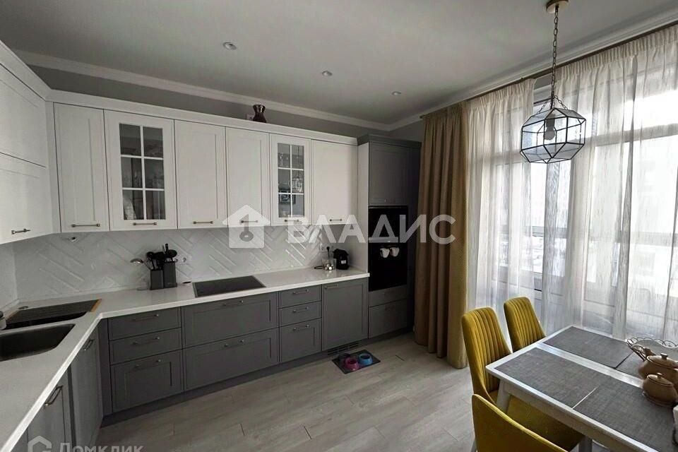 Продаётся 3-комнатная квартира, 89.9 м²