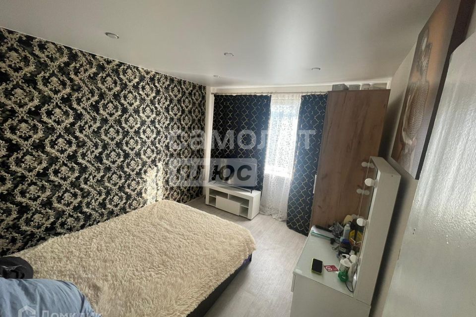 Продаётся 4-комнатная квартира, 61.6 м²