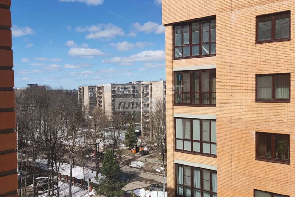 Продаётся 3-комнатная квартира, 130.2 м²
