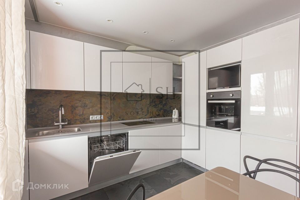 Сдаётся 2-комнатная квартира, 56 м²