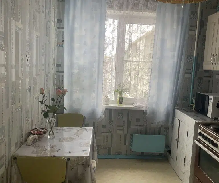 Продаётся 4-комнатная квартира, 94 м²