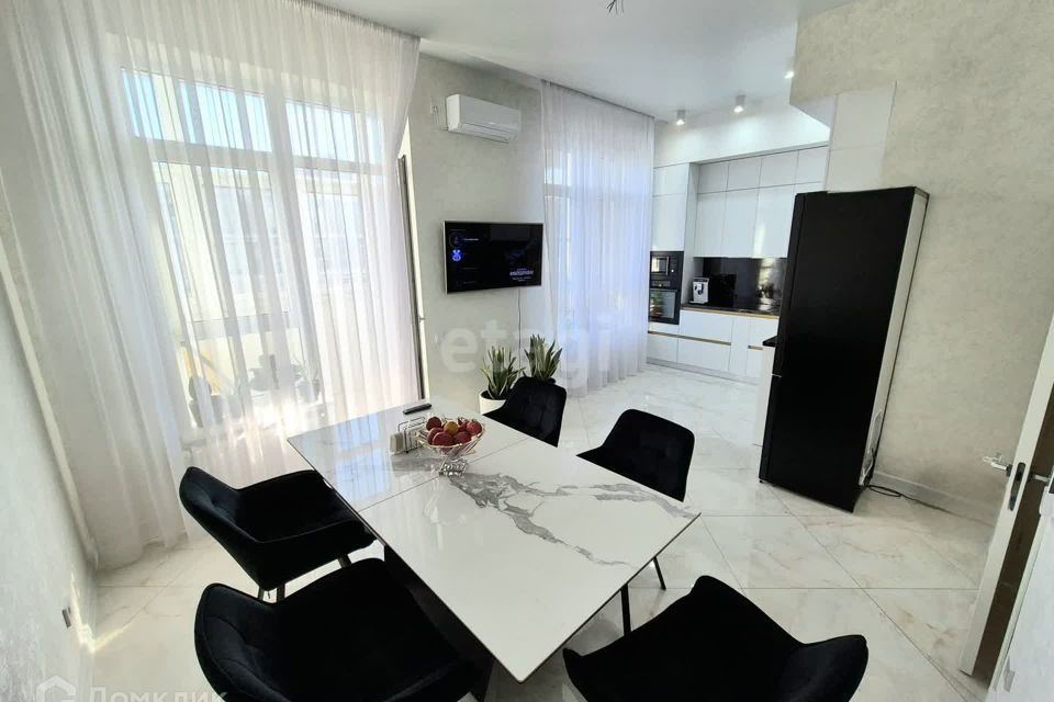 Продаётся 2-комнатная квартира, 71.1 м²