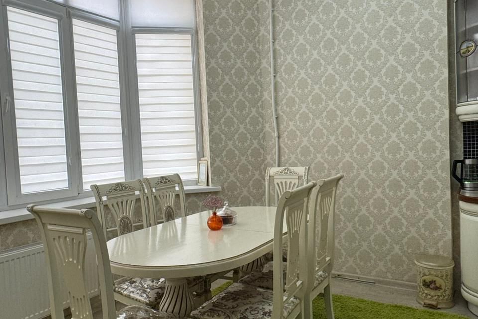 Продаётся 2-комнатная квартира, 97 м²