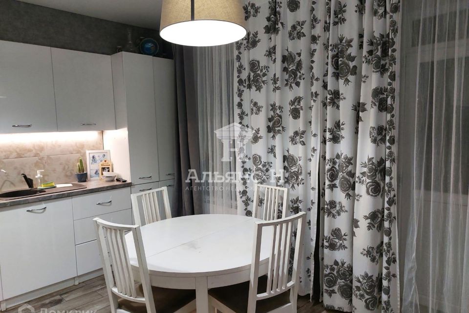 Продаётся 2-комнатная квартира, 56 м²