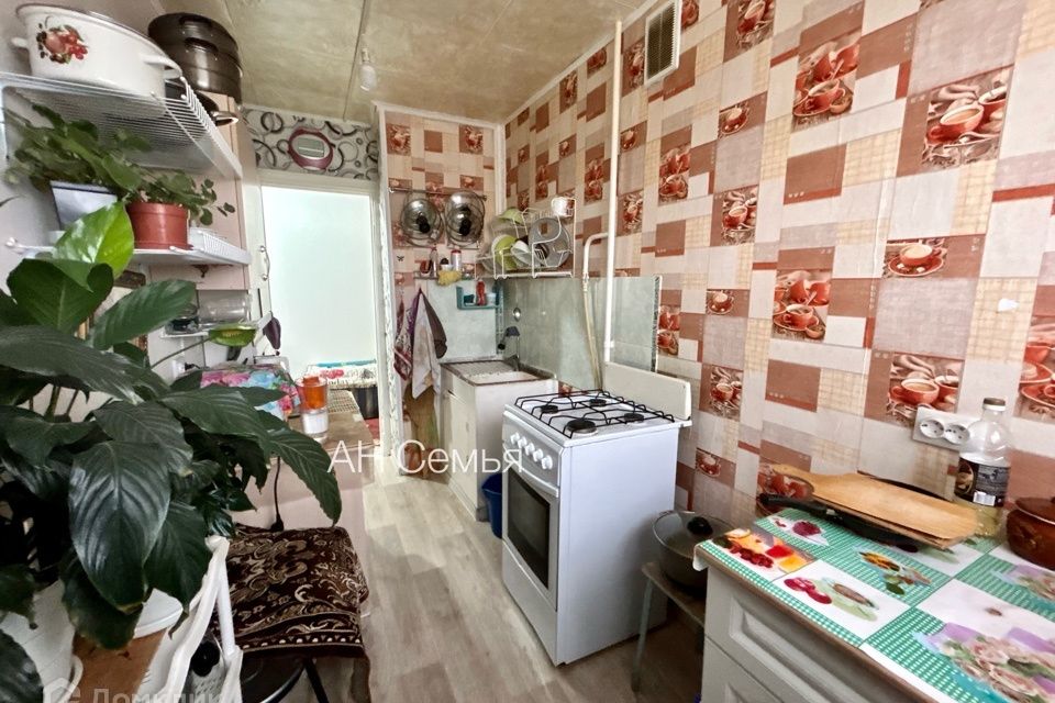 Продаётся комната в 3-комн. квартире, 11.1 м²