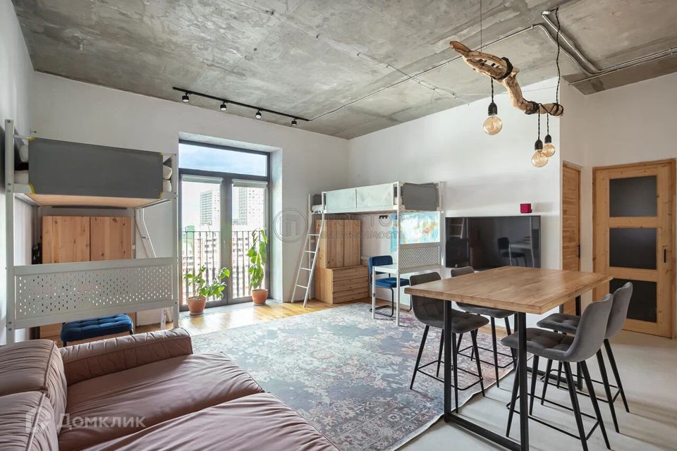 Продаётся 2-комнатная квартира, 69 м²