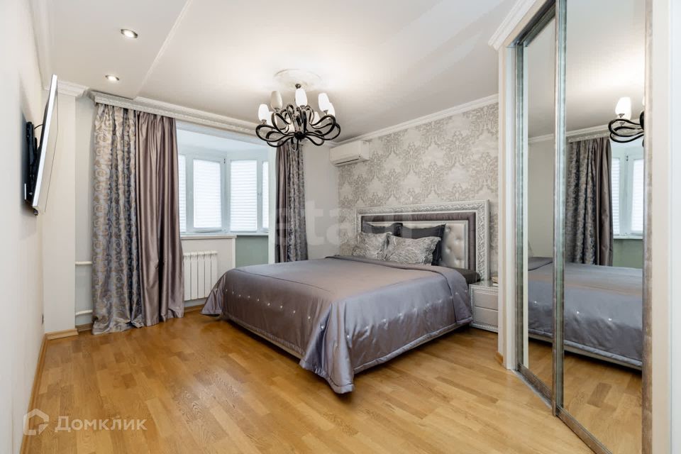 Продаётся 3-комнатная квартира, 129.9 м²