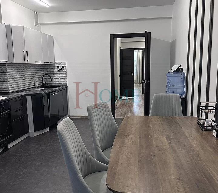 Сдаётся 5-комнатная квартира, 180 м²