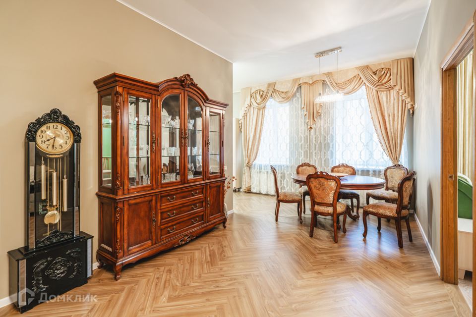 Продаётся 2-комнатная квартира, 104.1 м²