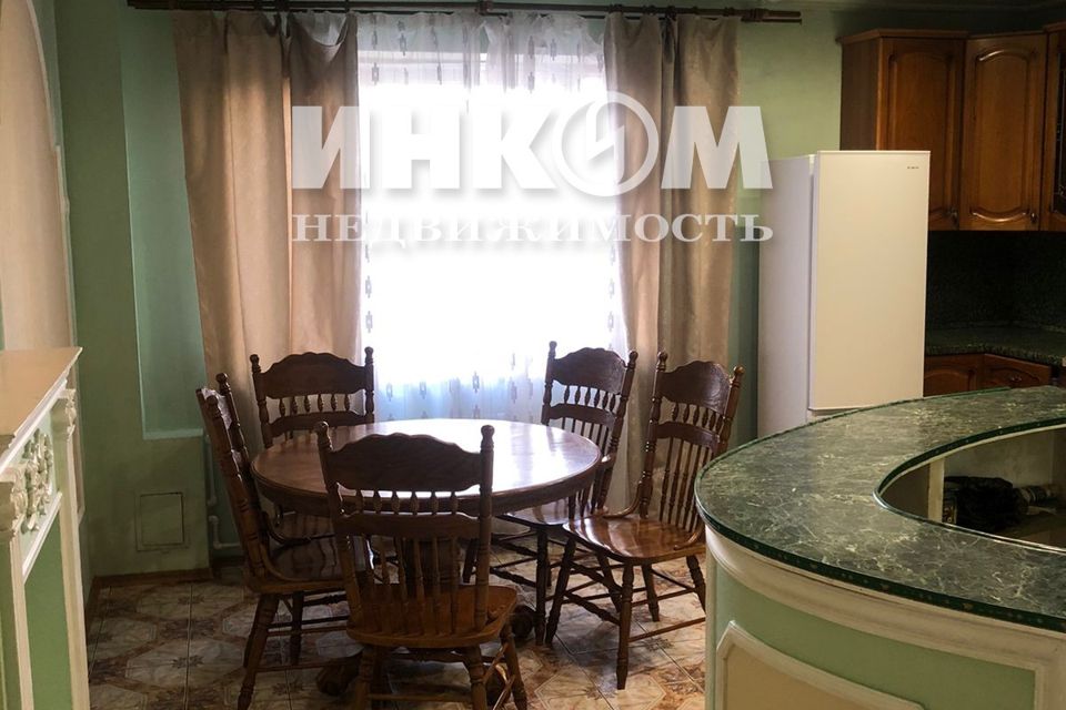 Сдаётся 3-комнатная квартира, 116 м²