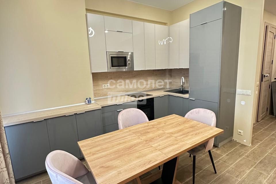 Продаётся 1-комнатная квартира, 43.7 м²