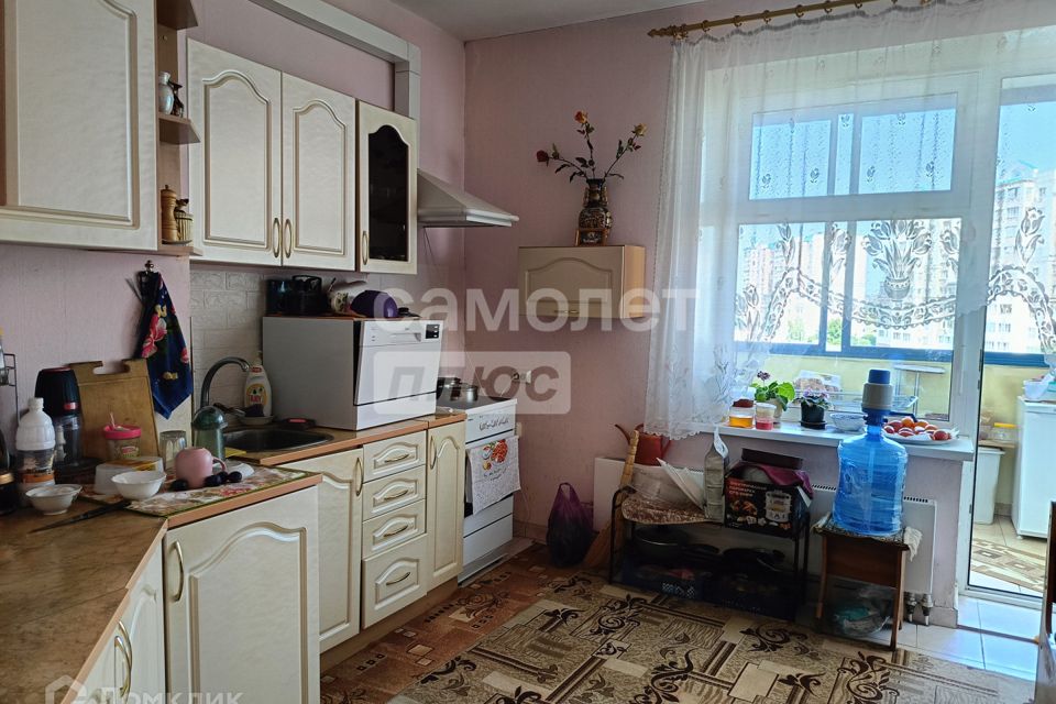 Продаётся 3-комнатная квартира, 100 м²