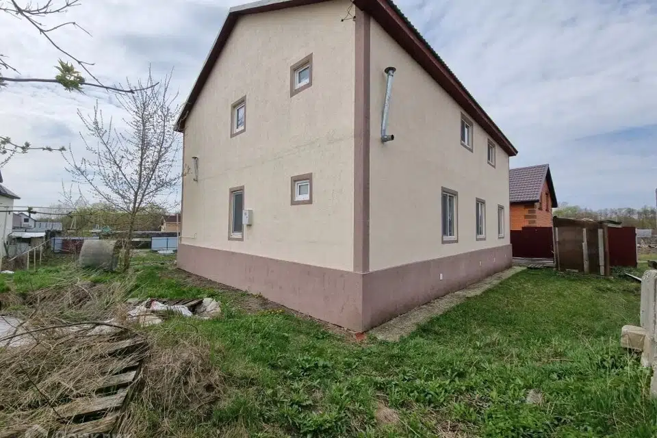 Продаётся 2-этажный дом, 213 м²
