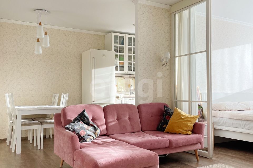 Продаётся 2-комнатная квартира, 63.7 м²