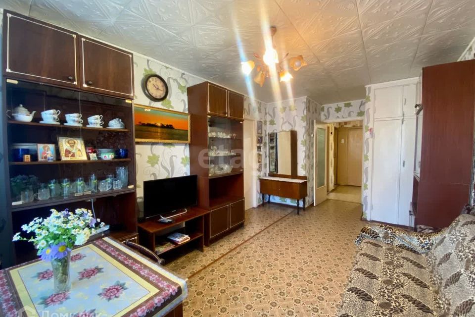 Продаётся 3-комнатная квартира, 49.6 м²
