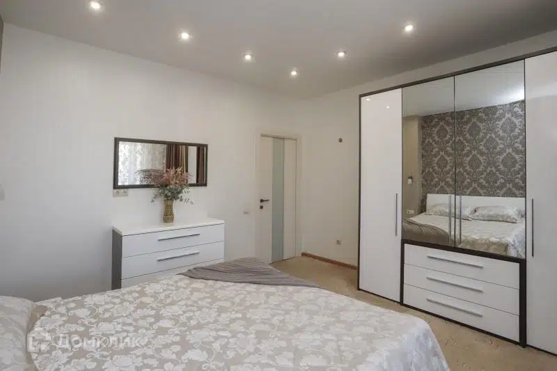 Продаётся 4-комнатная квартира, 128 м²