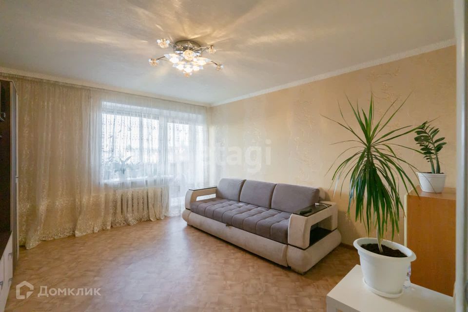 Продаётся 4-комнатная квартира, 97.7 м²