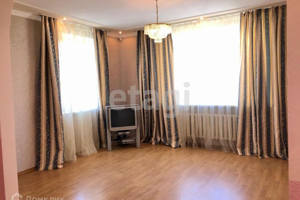 Продаётся 5-комнатная квартира, 136.1 м²