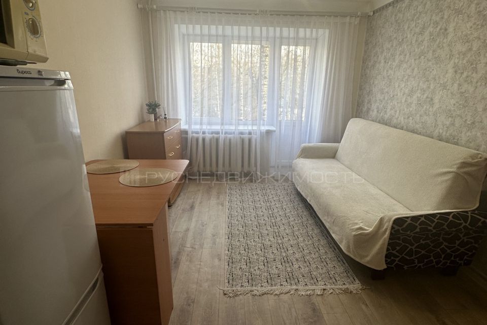 Продаётся комната в 5-комн. квартире, 13.2 м²
