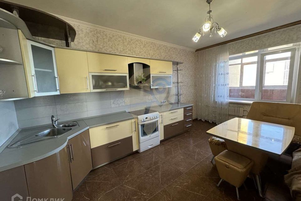 Продаётся 4-комнатная квартира, 106.3 м²