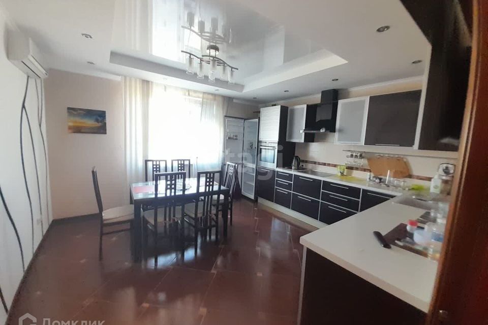 Продаётся 2-комнатная квартира, 76.9 м²