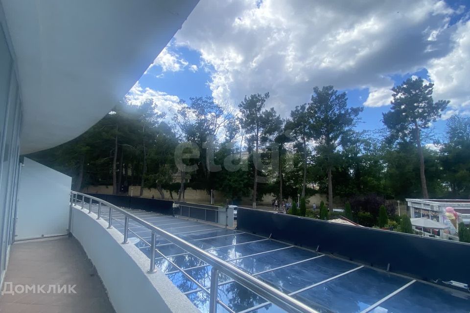 Продаётся 1-комнатная квартира, 53.8 м²