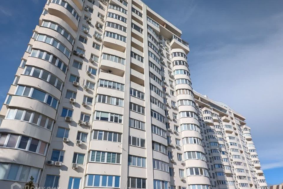 Продаётся 3-комнатная квартира, 105 м²