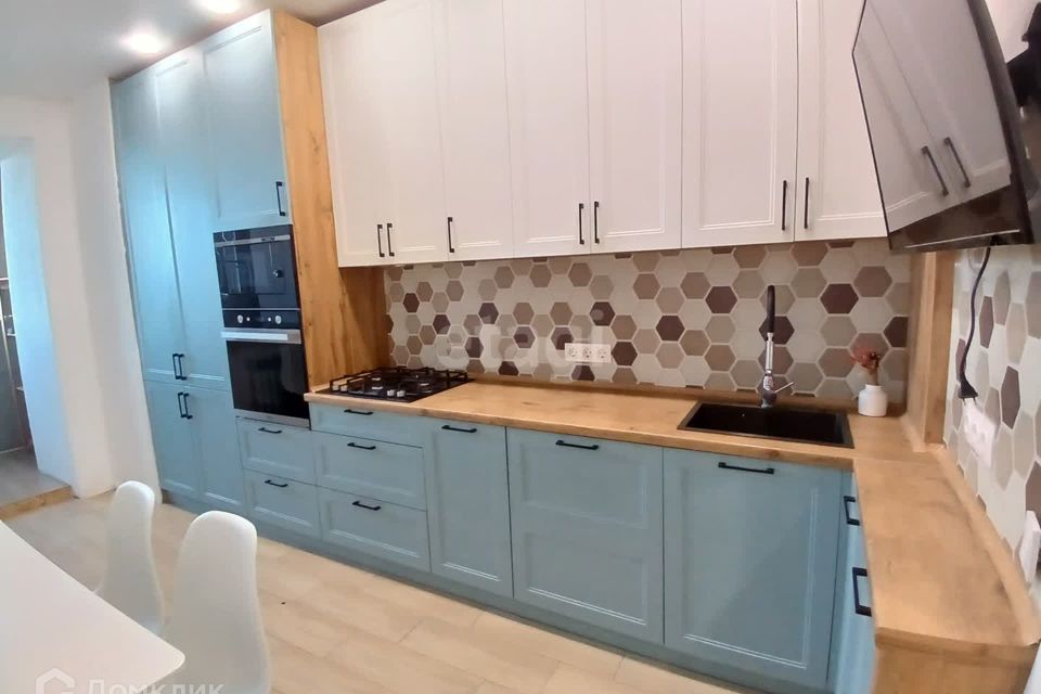Продаётся 2-комнатная квартира, 56.5 м²