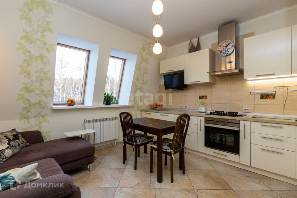 Продаётся 2-комнатная квартира, 74.6 м²