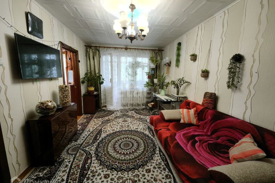 Продаётся 4-комнатная квартира, 60.4 м²