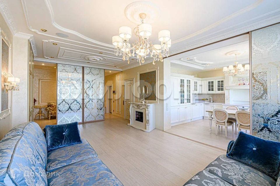 Продаётся 4-комнатная квартира, 143 м²