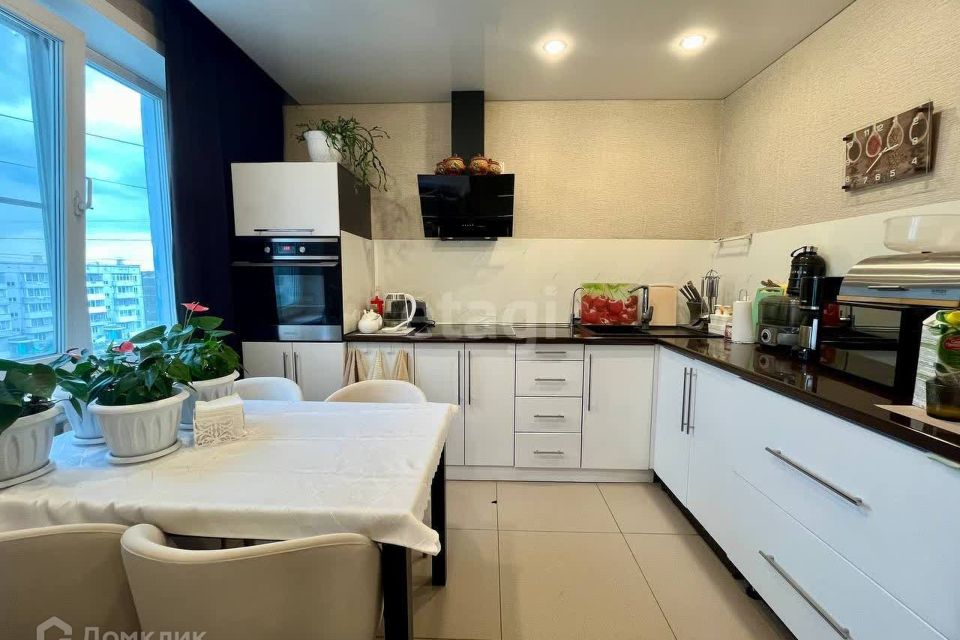 Продаётся 4-комнатная квартира, 77.9 м²