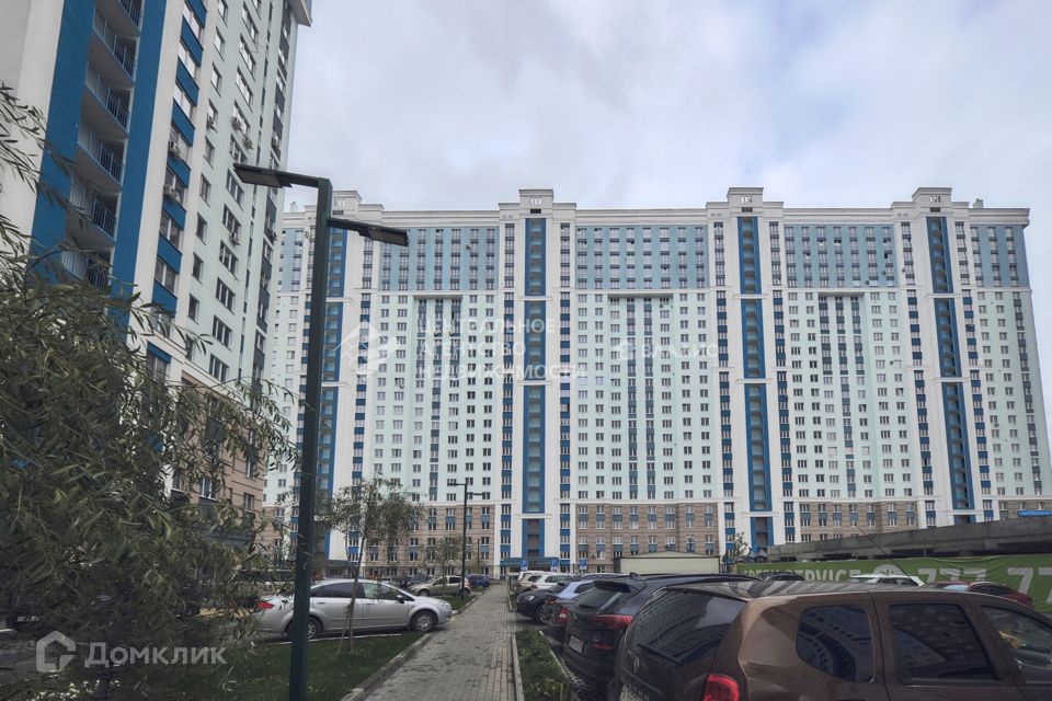 Продаётся 1-комнатная квартира, 43 м²