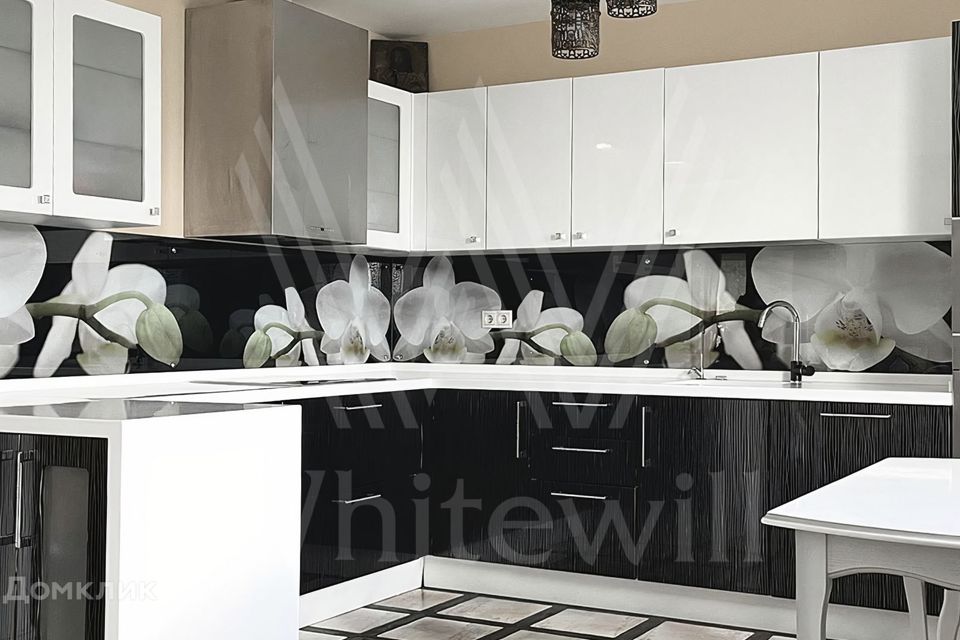 Продаётся 3-комнатная квартира, 104 м²