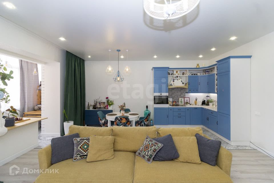 Продаётся 3-комнатная квартира, 113.9 м²