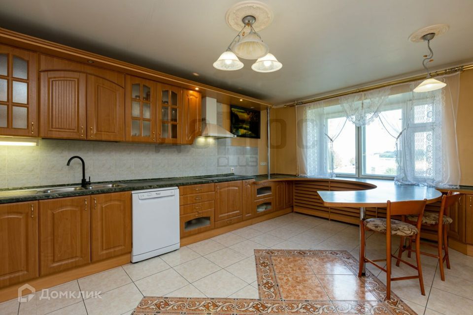 Продаётся 3-комнатная квартира, 123 м²