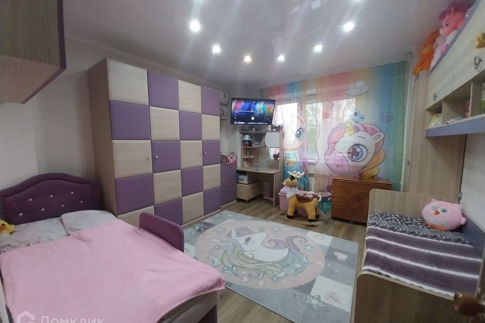 Продаётся 3-комнатная квартира, 127.5 м²