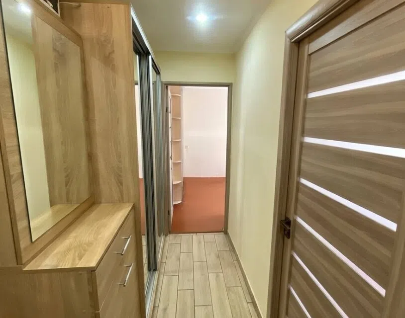 Продаётся 3-комнатная квартира, 51.5 м²