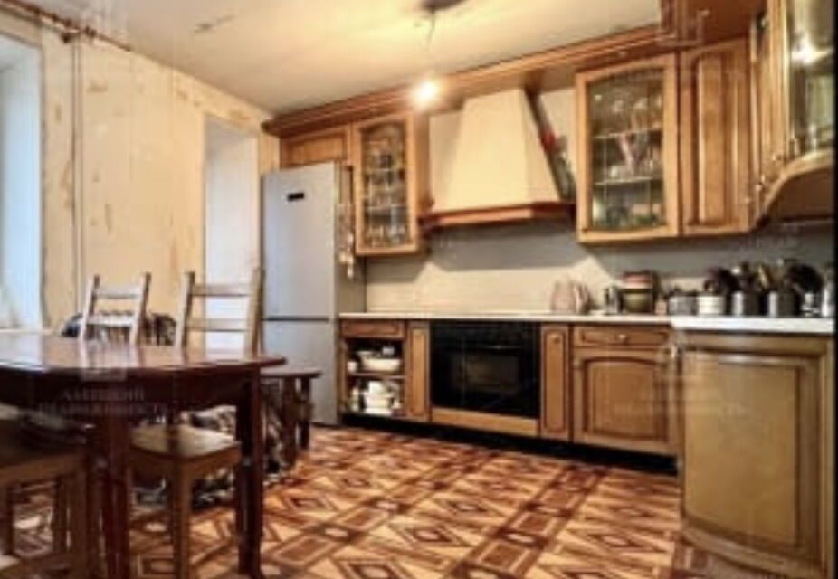 Продаётся 3-комнатная квартира, 102.5 м²