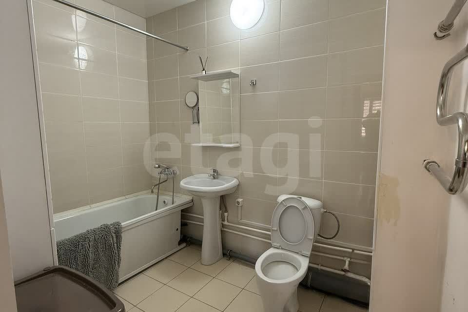 Продаётся 1-комнатная квартира, 43.3 м²