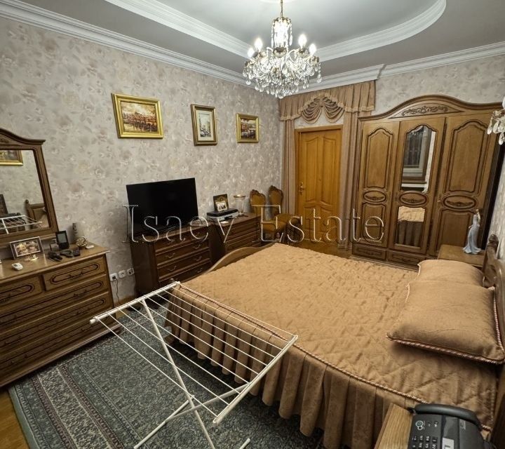 Продаётся 3-комнатная квартира, 115 м²