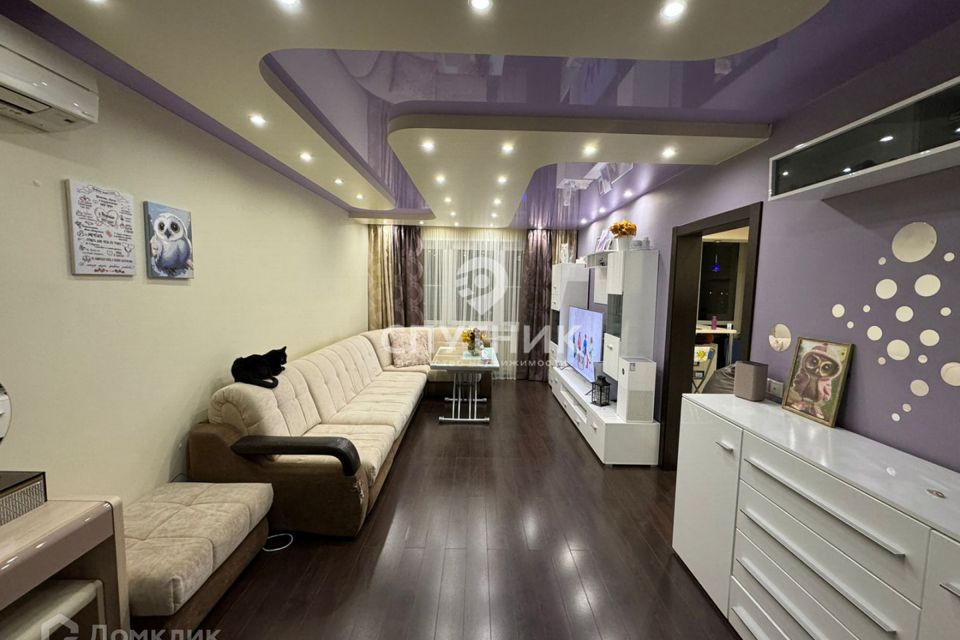 Продаётся 4-комнатная квартира, 105.2 м²