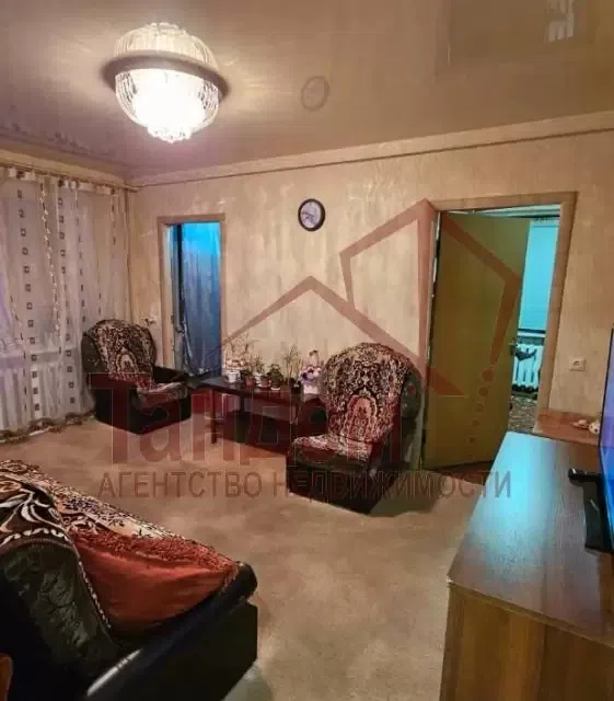 Продаётся 3-комнатная квартира, 40.7 м²