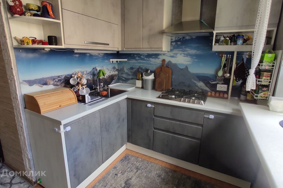 Продаётся 4-комнатная квартира, 63 м²