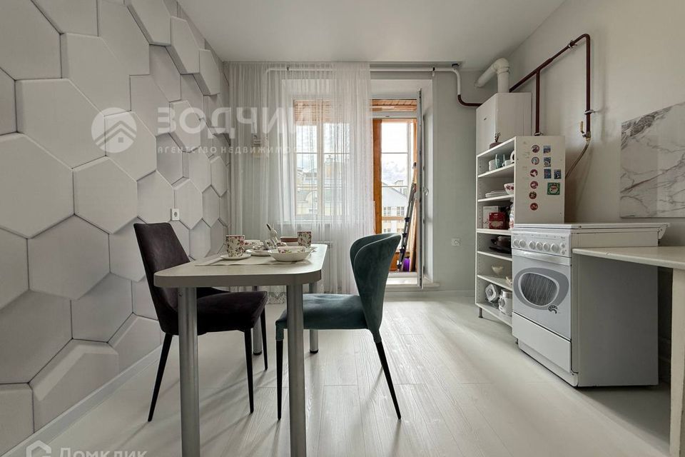 Продаётся 1-комнатная квартира, 42.3 м²
