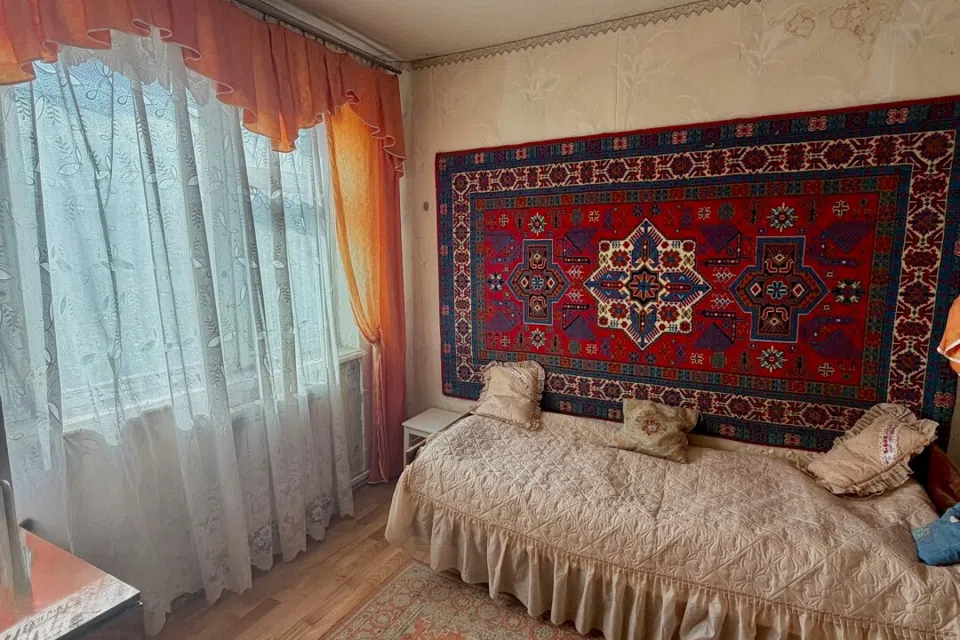 Продаётся 4-комнатная квартира, 61 м²