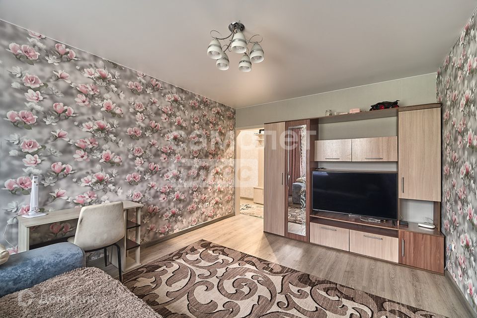 Продаётся 1-комнатная квартира, 42 м²