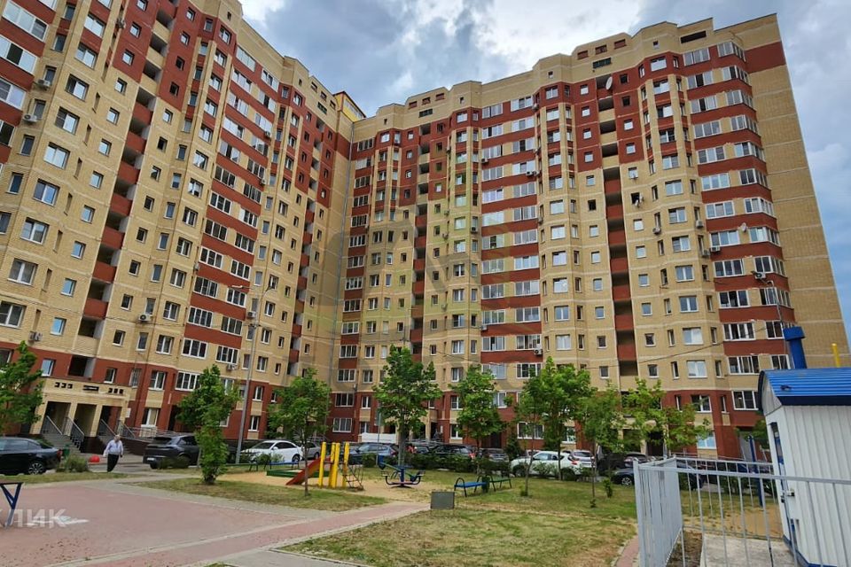 Продаётся 2-комнатная квартира, 69.5 м²