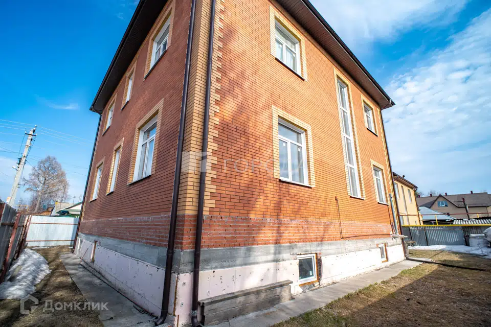 Продаётся 3-этажный дом, 437 м²